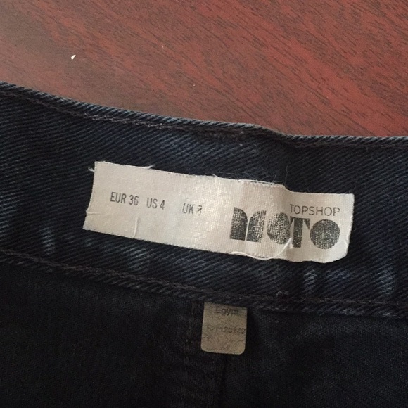 SOLD: Shorts - Picture 3 of 3